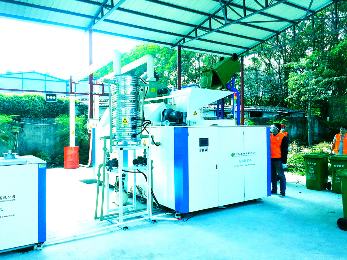 園林垃圾處理新方法：“吃”進(jìn)樹枝 “吐”出肥料